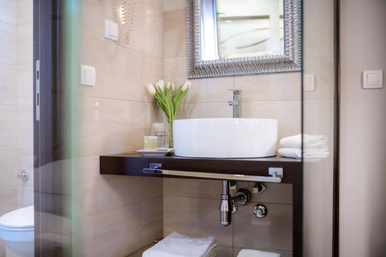 Luka De Luka Suites Belgrad Exteriör bild