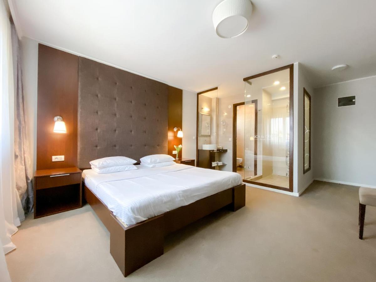 Luka De Luka Suites Belgrad Exteriör bild