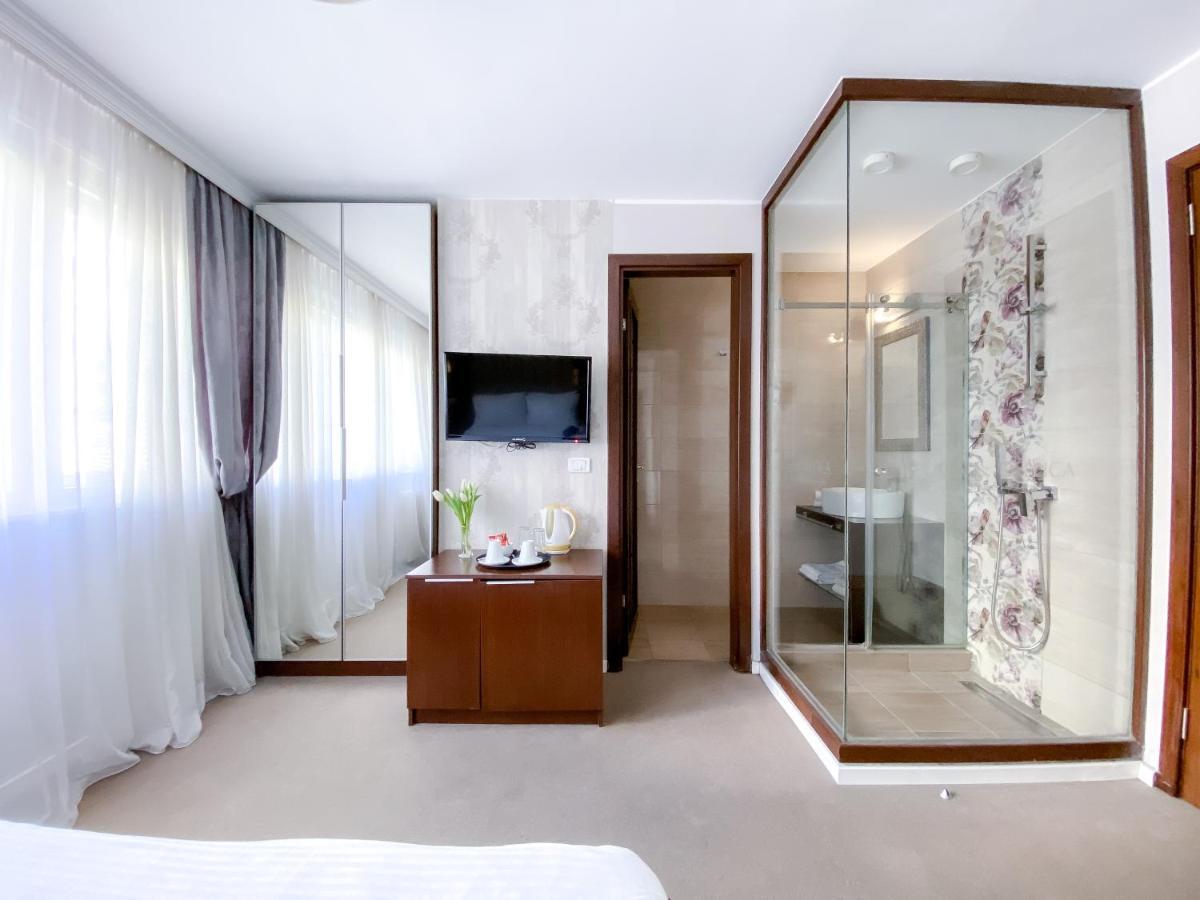 Luka De Luka Suites Belgrad Exteriör bild